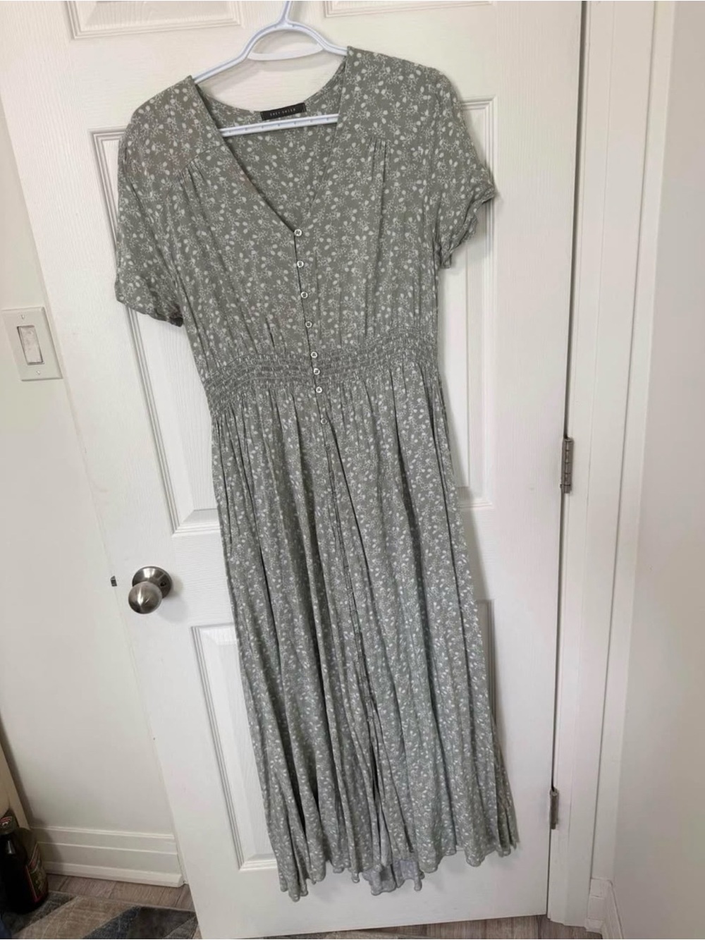 Suzy Shier Light Gray Floral Maxi Skirt Dress